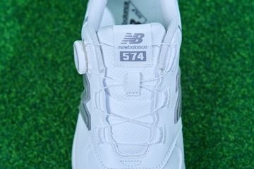 new balance BOAシステム ゴルフシューズ ホワイト 正しいフィットで足が疲れない」カジュアルなゴルフシューズでも「BOA