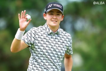 岩井明愛・千怜プロ 直筆サイン入りキャップ＆カードセット 岩井明愛&千怜がハワイでサーフィンに挑戦！ 巧みに乗りこなす姿に