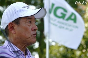 元巨人軍・原辰徳が『82』発進 キャディはベスト“63”の実力者