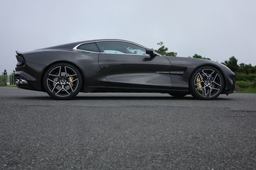 驚異の加速力に一瞬気が遠くなる⁉ 「ヴァンキッシュ」は英国紳士の皮を