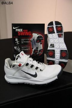 27cm Nike TW 13ゴルフシューズ ホワイト 体験記＞新感覚ゴルフシューズ「TW'13」を試履きしてきました