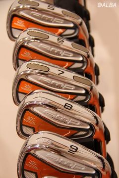 ヘッドからグリップまで全部オレンジ！「AMP ドライバー」の限定モデル