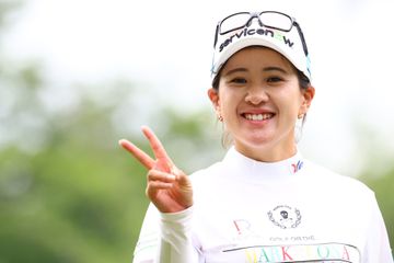 横峯さくらがルコックゴルフ表参道店に初来店！ - ゴルフ総合サイト