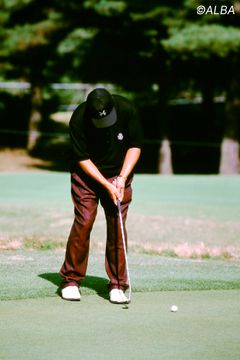 写真] 「90年代は神業の領域でした」ジャンボ尾崎のパッティングは何が