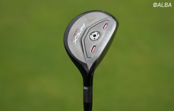 写真] 原英莉花と神谷そらが愛用する2022年発売の初代『APEX UW』は何