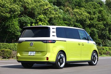 レトロな見た目だけど車内は極上！ 現代版ワーゲンバスがゴルファーズ
