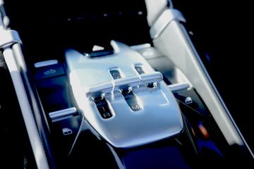 オープンカーにもなるのに何だこの上品なフェラーリは⁉ 助手席に愛用の