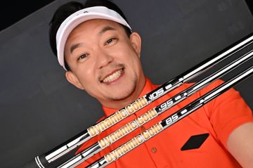 横峯さくら・古閑美保使用モデルのゼクシオキャディバッグを新発売