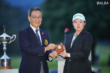 櫻井心那、ルーキー・菅楓華ら着用 「and per se & GOLF」羽田空港