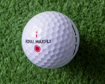 新品未使用ダンロップMAXFLIゴルフボール １２ダースまとめ売り 伝説の糸巻き級にソフト!? 現代技術で蘇った、ダンロップ『ROYAL