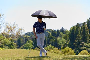 清涼な風が吹く木陰にいるような快適さのゴルフ用傘、トミーアーマー