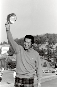 栄光、不振、孤独な戦い… 同時代を生きた記者が明かすジャンボ尾崎さん