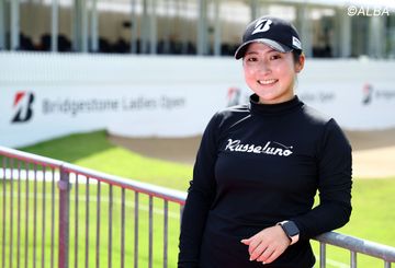 小祝さくらプロ、西郷真央プロ、佐久間朱莉プロ他サイン入りJLPGA限定キャップ 女王・佐久間朱莉が逃げ切りで開幕戦V「ジャンボさんに届けたい」 小祝