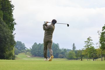 動きやすく保温性に優れたトミーアーマー『ムーブアップ フルジップ