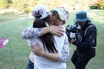 脇元華と金田久美子が函館夜景を堪能、SNS投稿写真に「絵になるなぁー