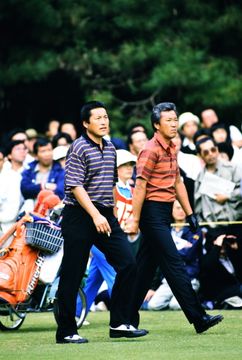 ジャンボ尾崎 尾崎将司 尾崎建夫 尾崎直道 ストラップ タバコ なし ペットなし 三兄弟で歩んだゴルフの道 健夫、直道が尾崎将司氏を追悼「兄貴