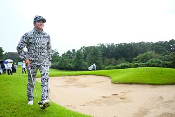 サントリーレディースオープン2025 4名様分 優待券付き グルメ 宮里藍 サントリーレディスオープン2025 ガイドブック