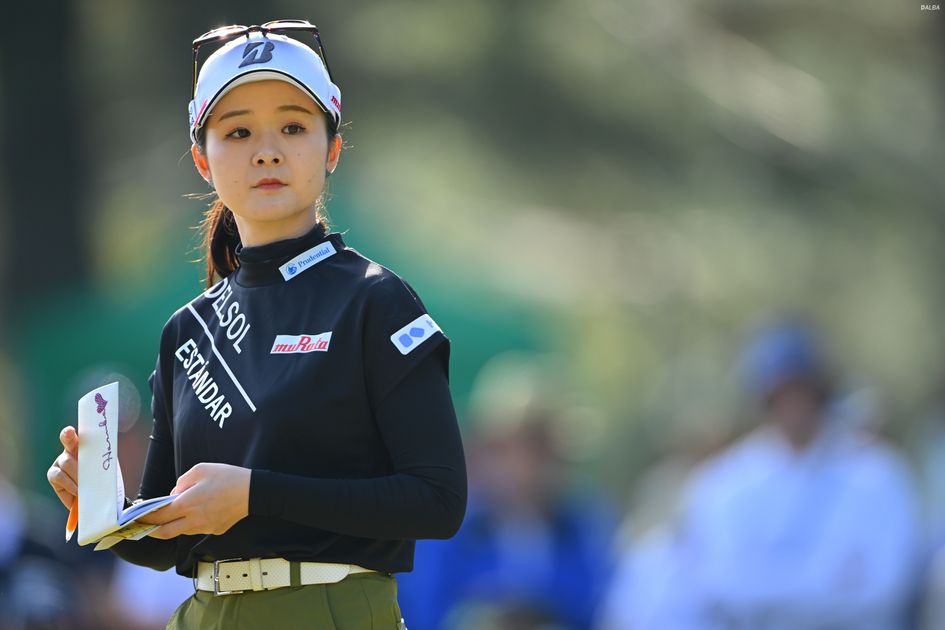 横峯さくらさんのプロ初年度のトーナメント実使用直筆サイングローブ、直筆サイン色紙 2025年最新】横峯さくらサイン色紙の人気アイテム - メルカリ