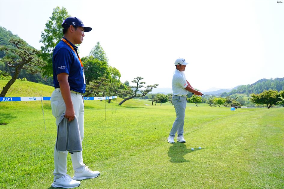激スピンでギュギュっと止まる！ PGAツアーの定番アプローチ「速く振っ