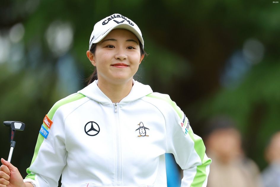 私が小さく見えるのは…」 三浦桃香は自ら公開した4ショットにちょっと