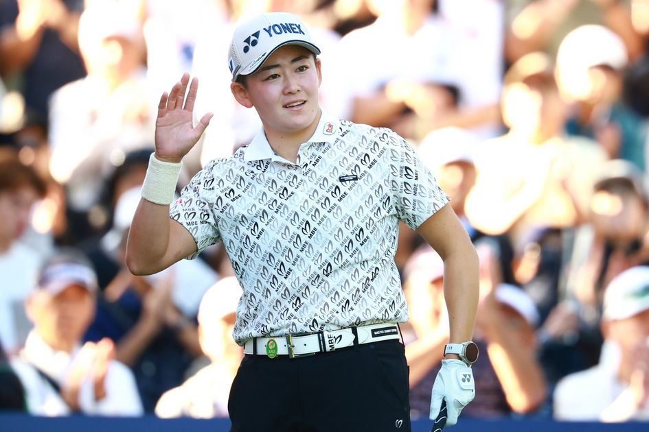 岩井明愛・千怜姉妹が通算23勝・15勝のレジェンド2人と豪快焼肉