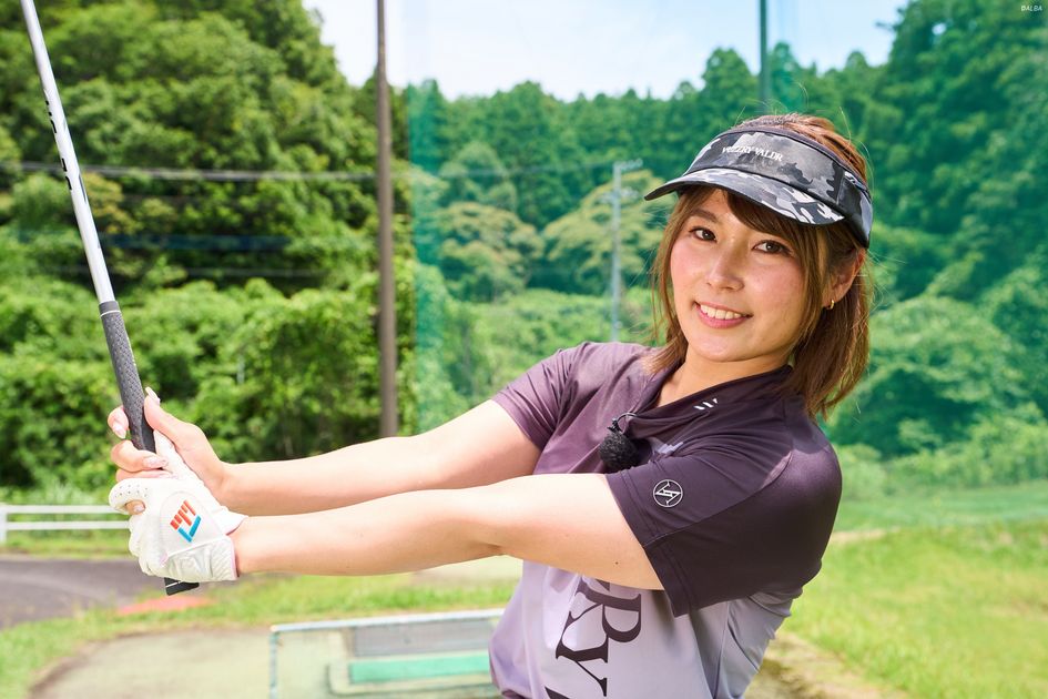速く振ろうとすると飛ばない」握力25kg未満で310ヤード！ 松浦美侑が