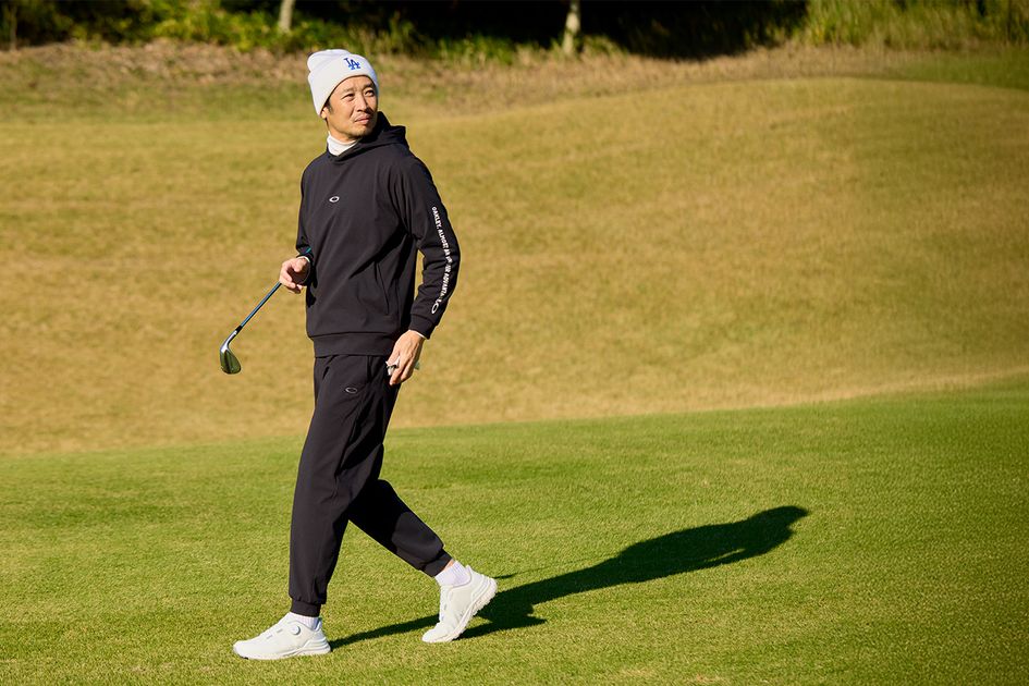 オークリーの新作はオールシーズン使える高機能フーディ＜O-SYNC PACK