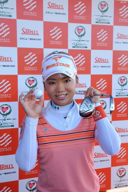 サントリー角瓶 女子プロゴルファー 有村 智恵 選手サイン入り HlJ6NUker33USpYgTNf3.jpg?ver=kOhJ