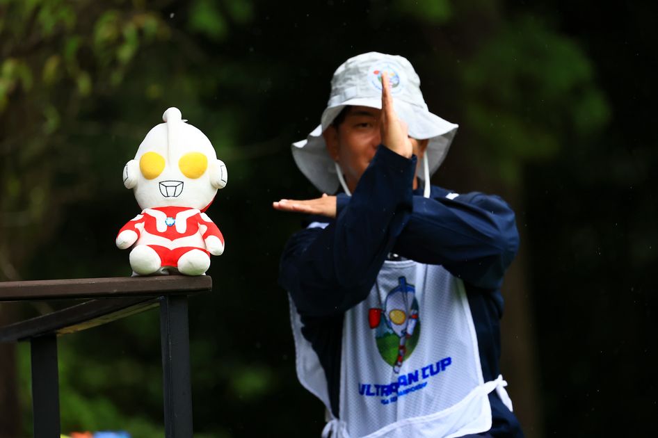 スペシウム光線”を「きょうは撃てたかな」 ショップで購入した