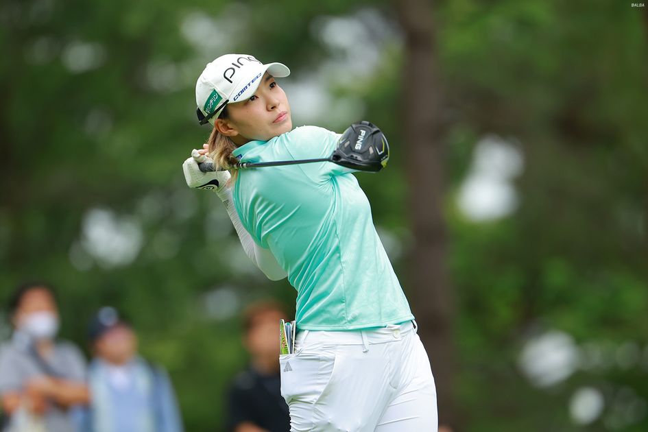 渋野日向子は新グリップに納得の2アンダー 宮里藍の“エール”も力に