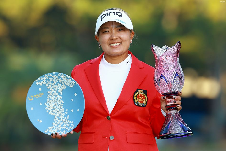 米ツアー勢を退けてつかんだ国内メジャー3勝目 鈴木愛が手にした大きな