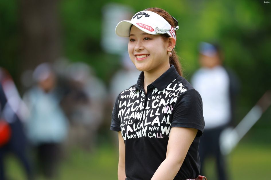 吉田優利の妹・鈴が “ねこカフェ” でメロメロに！ 「ネコに癒