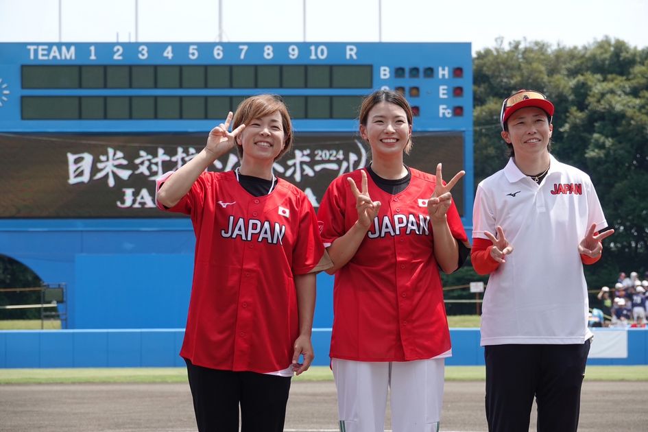 渋野日向子がソフトボール始球式で剛球披露 4年後の“五輪復活”にも喜び