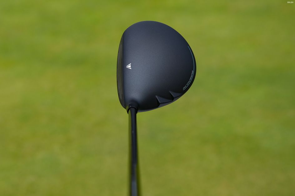 青木瀬令奈、菅沼菜々も絶賛 新作とみられるマットブラック『XXIO』を