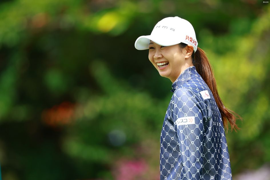 先日初優勝した、金澤志奈ちゃんのサイン入りのZoy ピンク 半袖ポロシャツ です YEtm3vps1jN126TiwITd.jpg?ver=JFv9