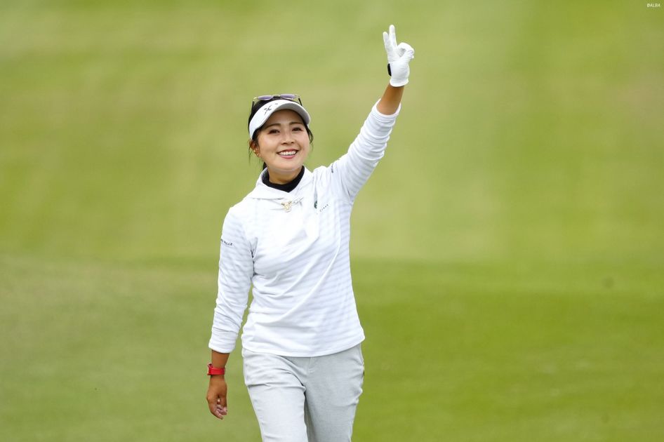 韓国女子プロゴルファーイ・ジョウン6のトーナメント実使用直筆サイン入りグローブ 韓国女子プロゴルファーイ・ジョウン6のトーナメント実使用直筆