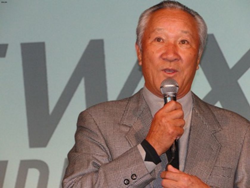 CW-X」ブランド直営店のオープニングセレモニーに青木功が登場