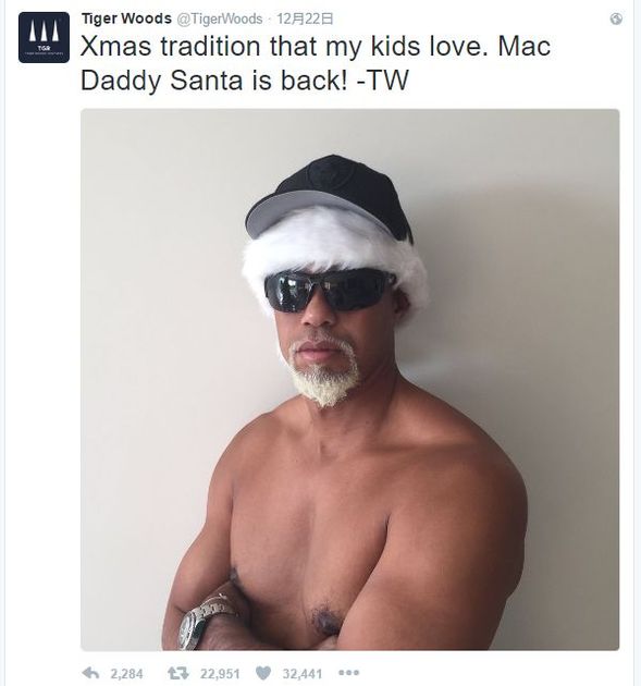 SNS騒然 タイガー・ウッズが上半身裸のサンタ姿で聖夜に降臨 - ゴルフ