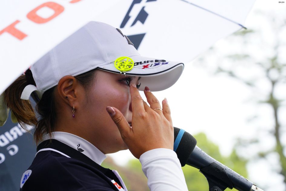 10度目の正直” 高橋彩華が初優勝に涙、また涙「勝てない時も支えてくれ