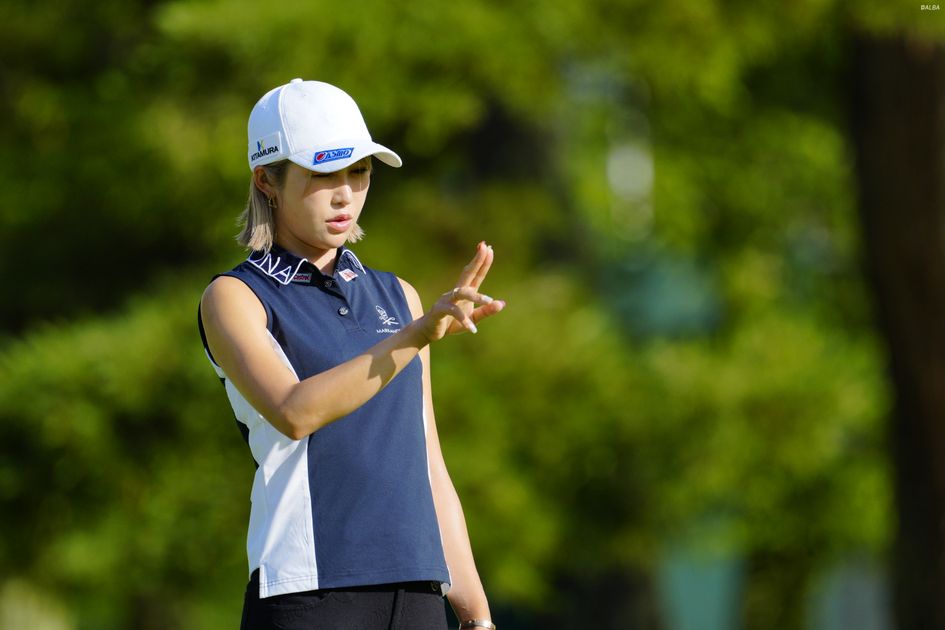 稲見萌寧・竹田麗央 女子プロゴルファー 新旧賞金女王 直筆