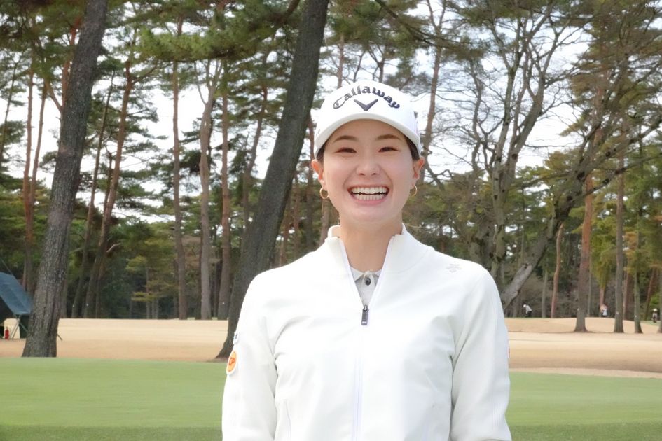 GOLF5 青木香奈子サイン入りキャップ ホワイト レーサー青木香奈子誕生!? 本物のフォーミュラーカーに乗り込ん