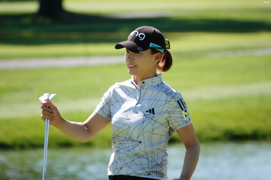 LPGAダウ選手権ペア　渋野日向子、勝みなみ直筆サイン入りAdidasバイザー 393086.jpg