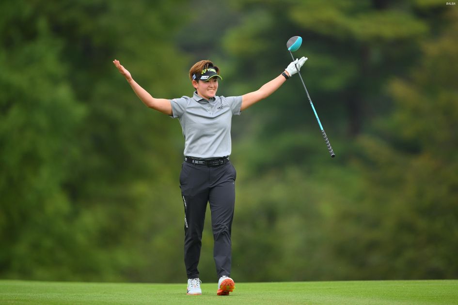 岩井明愛＆千怜の“そっくりさん”ヘッドカバー 一目見たファンは