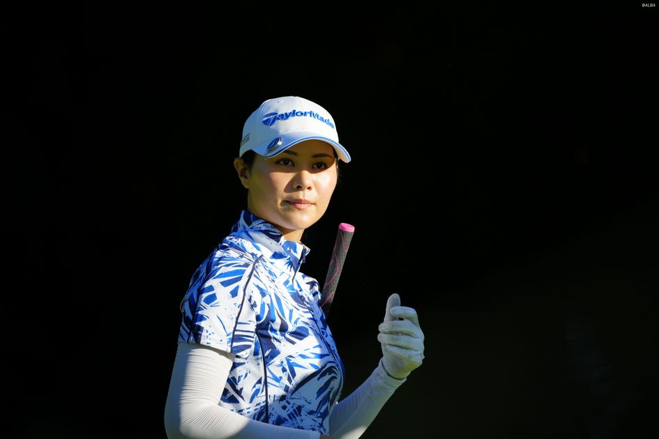 小祝さくら選手、河本結選手、新垣比菜選手サイン入りゴルフボール3個セット なんくるないさ～が今週のテーマ 左手首痛で前週欠場の悩める新垣比菜