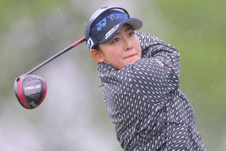 女子プロゴルファー直筆サインタオル　　　　　原英莉花・岩井千怜・岩井明愛・申ジエ 2025年最新】岩井千怜 サインの人気アイテム - メルカリ
