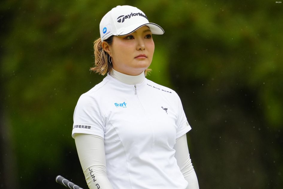 速報＞高橋彩華が単独トップ 2位・鈴木愛と3差でラスト3Hへ - ゴルフ