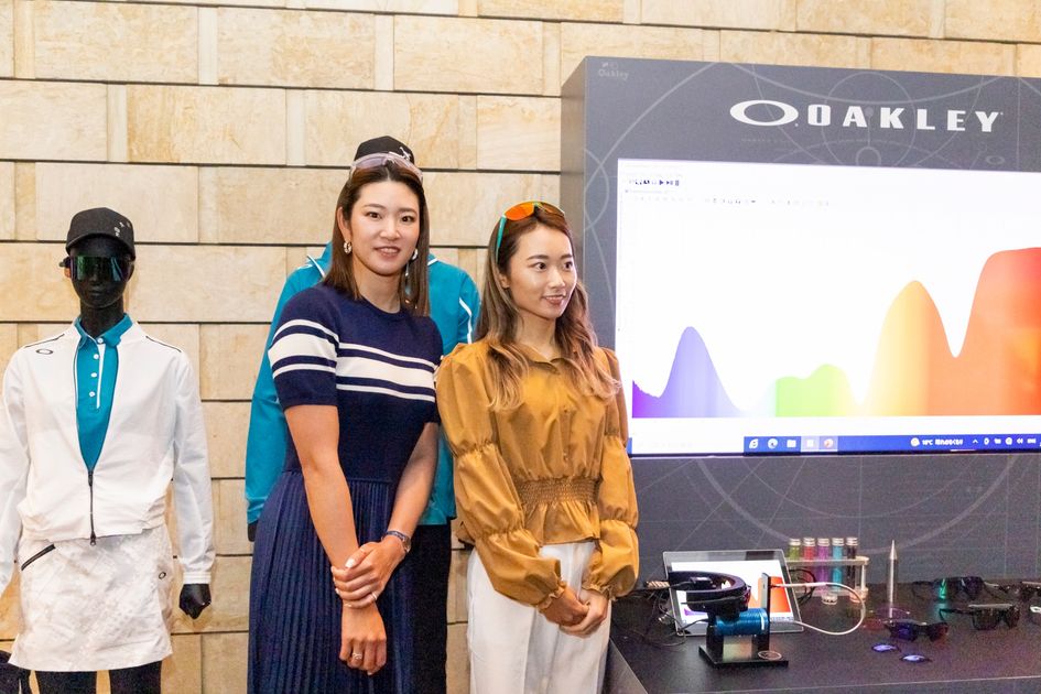 再Up OAKLEY SUTRO LITE 黒　安田祐香、原英莉花、蝉川泰果 再Up OAKLEY SUTRO LITE 黒 安田祐香、原英莉花、蝉川泰果