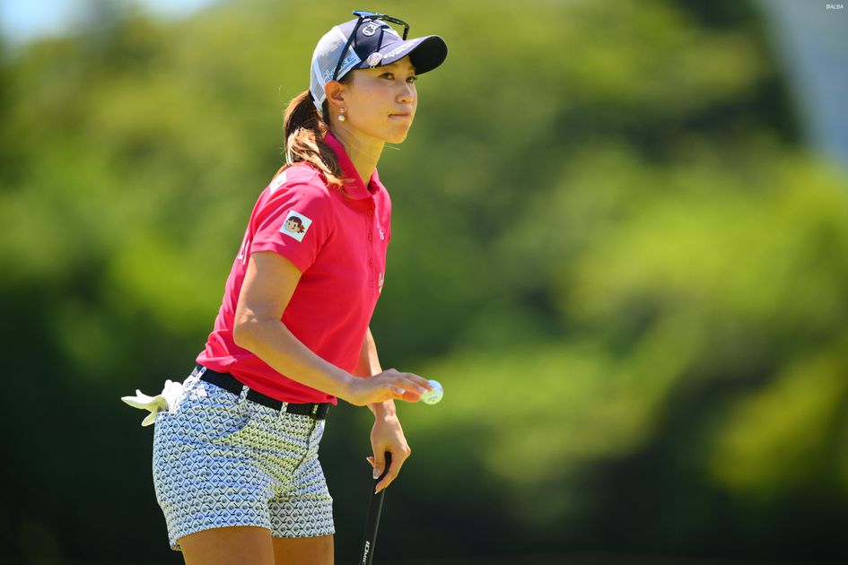 中間速報＞川崎春花が単独首位キープ 上田桃子、森田遥3差追走