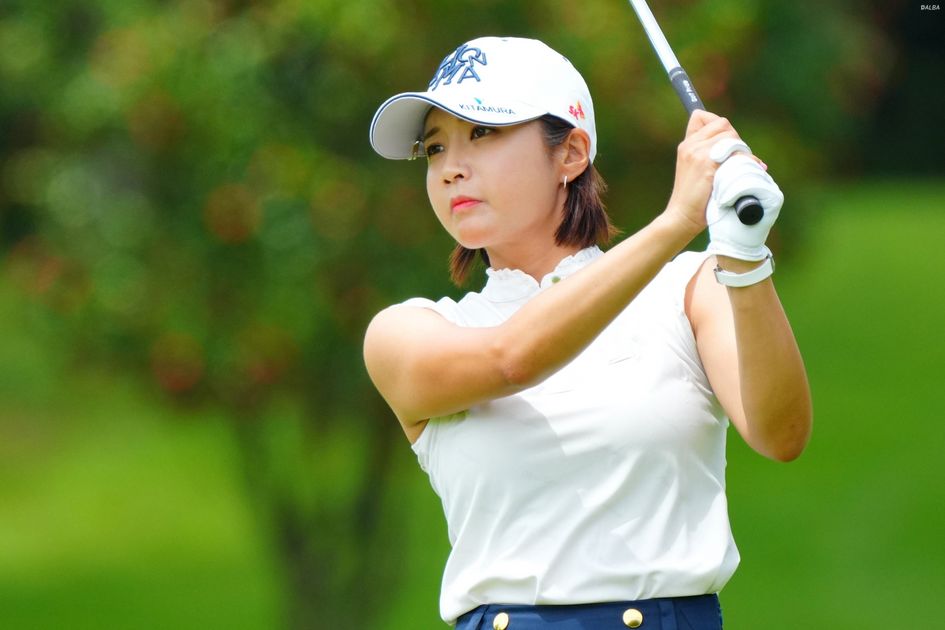 イ・ボミ直筆サイン入り2Lサイズ写真‥韓国女子プロゴルファーLee Bo-mee セール中…イボミ直筆サイン入り2Lサイズ写真… - メルカリ