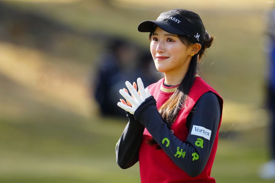 希少☆臼井麗香☆限定ポロシャツ☆超美品 最近臼井麗香ちゃんにハマってて ゴルフするときはリボンつけてる